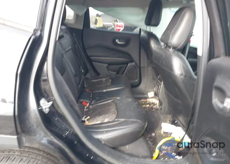 2018 Jeep Compass Latitude 4X4 из США, поврежденный, VIN 3C4NJDBB8JT315030